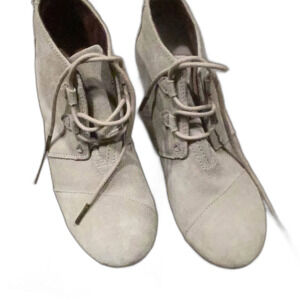 TOMS Beige Suede Desert Lace Up Wedge Heel size 8
